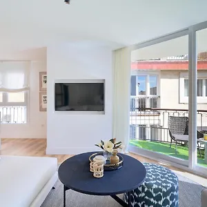 https://iloftmalaga-plaza-de-las-flores-premium.1costadelsol.com